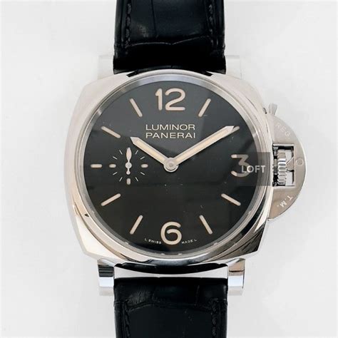 Panerai Luminor Due 3 Days PAM 676 .